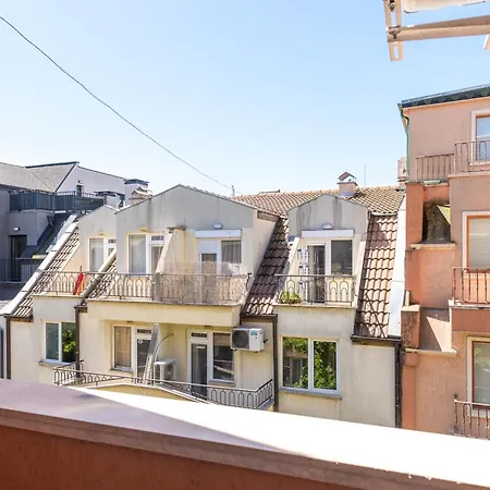Edelweiss With Free Garage Appartement Varna